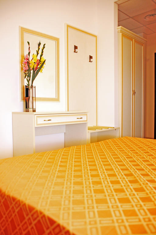 Hotel Leondoro Castel Frentano Buitenkant foto